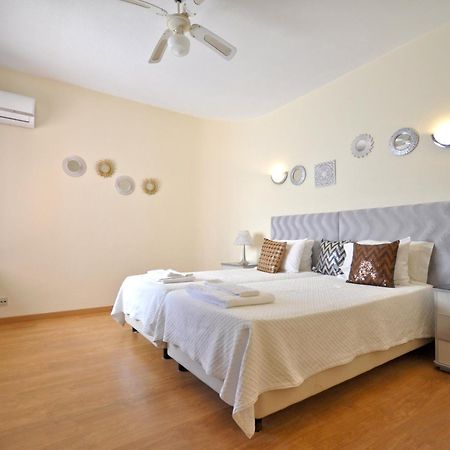 Walking Distance To The Centre - Snooker Table - Private Pool - 5 Bedrooms Quarteira Dış mekan fotoğraf